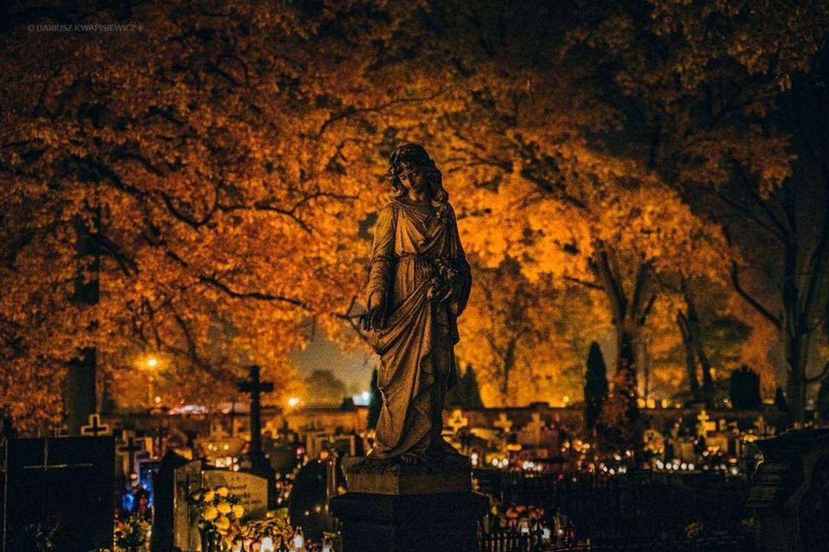 Wszystkich Świętych - zmiana organizacji ruchu przy tomaszowskich cmentarzach
