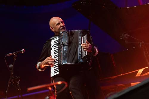 Akordeonista z Motion Trio na scenie 8. Love Polish Jazz Festival