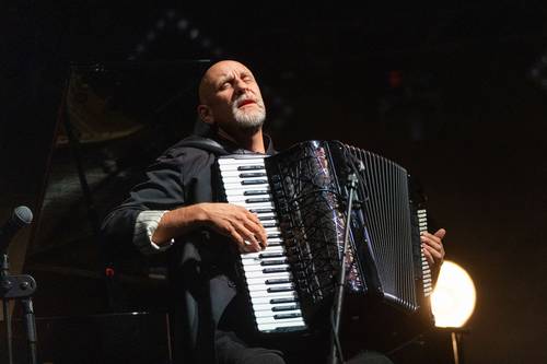 Akordeonista z Motion Trio na scenie 8. Love Polish Jazz Festival