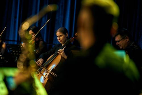 Koncert TM Orchestra na obchodach Dnia Edukacji  - wiolonczelistki
